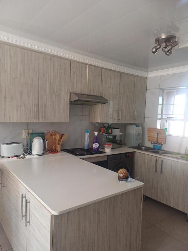 To Let 2 Bedroom Property for Rent in Heuweloord Gauteng