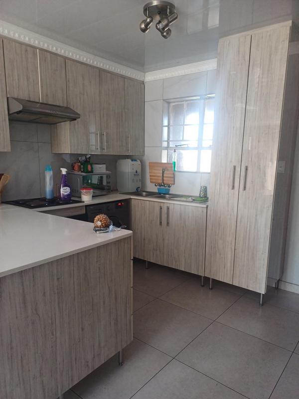 To Let 2 Bedroom Property for Rent in Heuweloord Gauteng