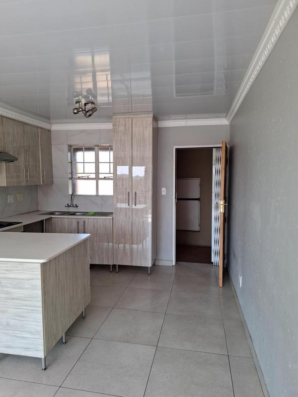 To Let 2 Bedroom Property for Rent in Heuweloord Gauteng