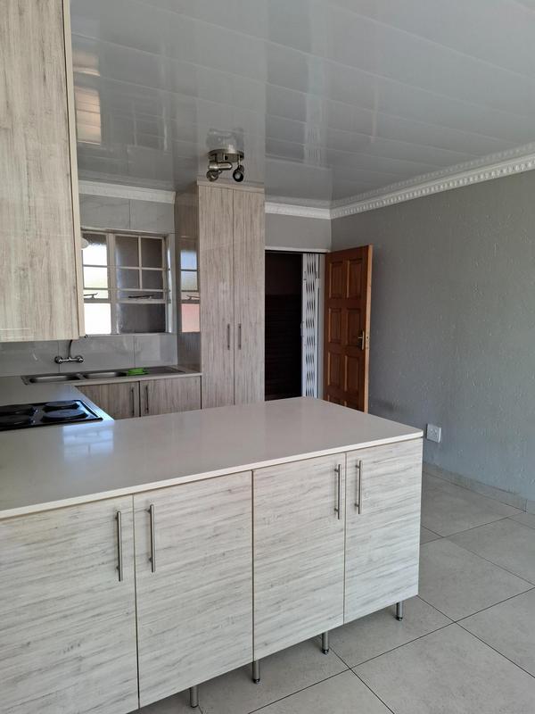To Let 2 Bedroom Property for Rent in Heuweloord Gauteng