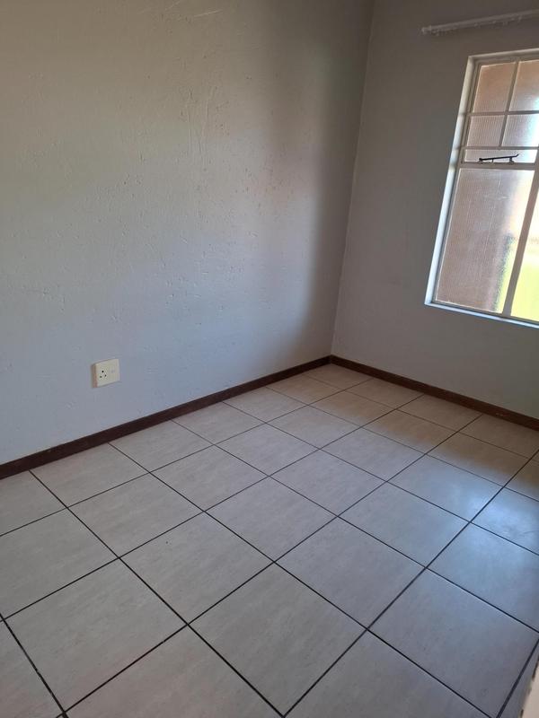 To Let 2 Bedroom Property for Rent in Heuweloord Gauteng