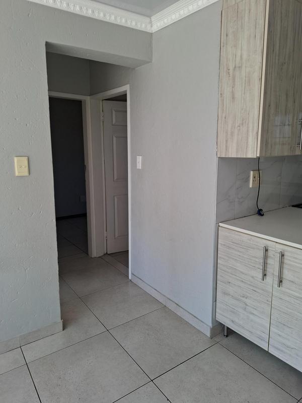 To Let 2 Bedroom Property for Rent in Heuweloord Gauteng