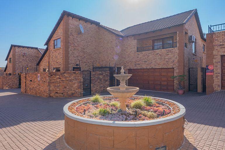 3 Bedroom Property for Sale in Oriel Gauteng