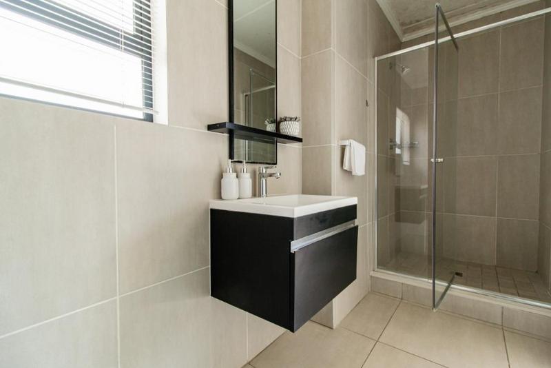 3 Bedroom Property for Sale in Greenstone Hill Gauteng