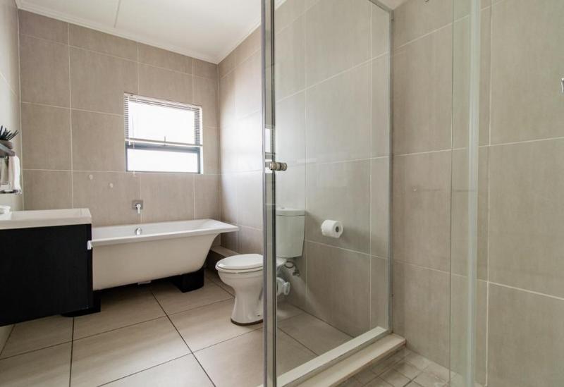 3 Bedroom Property for Sale in Greenstone Hill Gauteng
