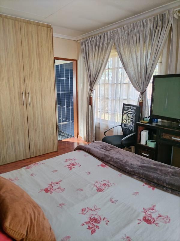 3 Bedroom Property for Sale in Dawn Park Gauteng