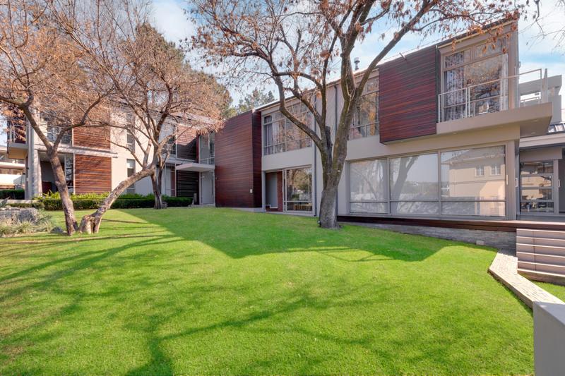 4 Bedroom Property for Sale in Waterfall Country Estate Gauteng