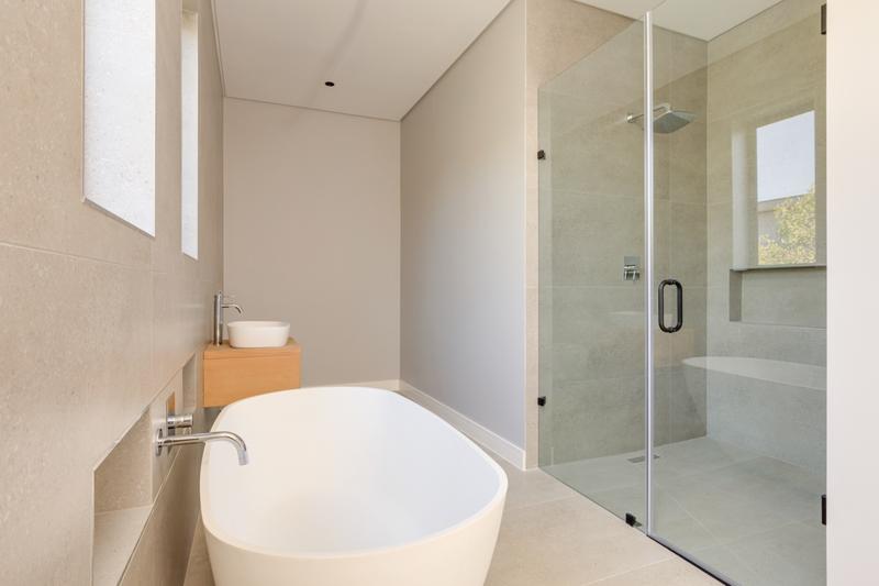 6 Bedroom Property for Sale in Waterfall Country Estate Gauteng