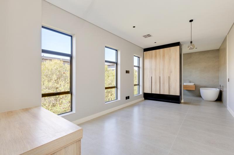 6 Bedroom Property for Sale in Waterfall Country Estate Gauteng