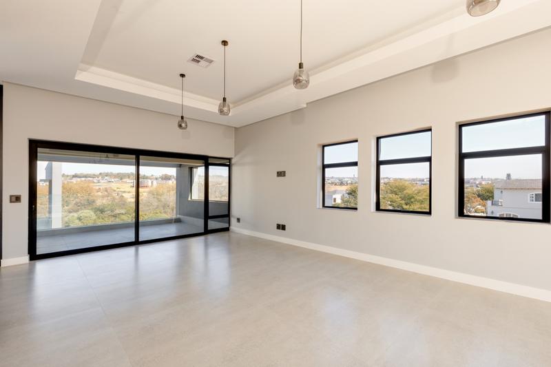 6 Bedroom Property for Sale in Waterfall Country Estate Gauteng