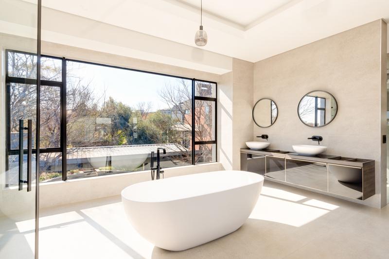 6 Bedroom Property for Sale in Waterfall Country Estate Gauteng