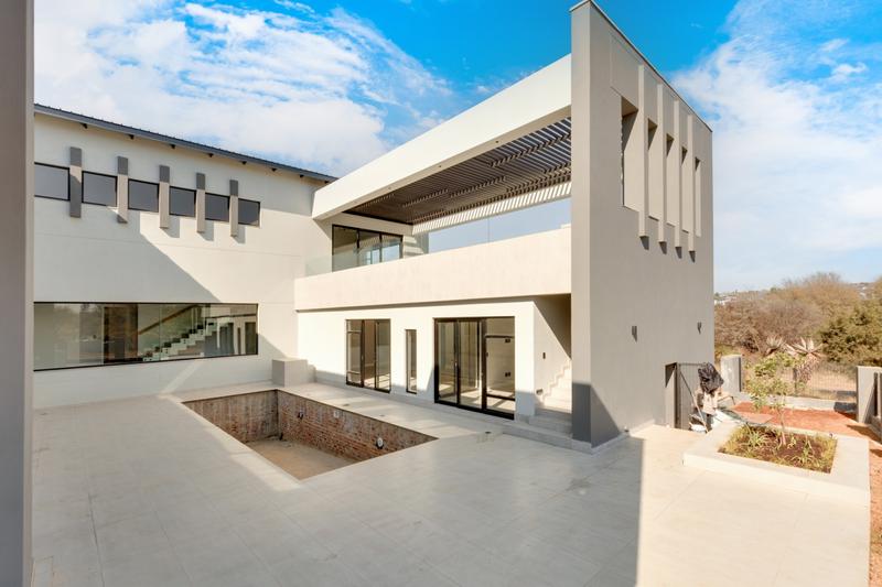 6 Bedroom Property for Sale in Waterfall Country Estate Gauteng