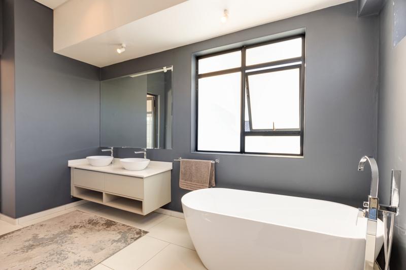 4 Bedroom Property for Sale in Waterfall Country Estate Gauteng