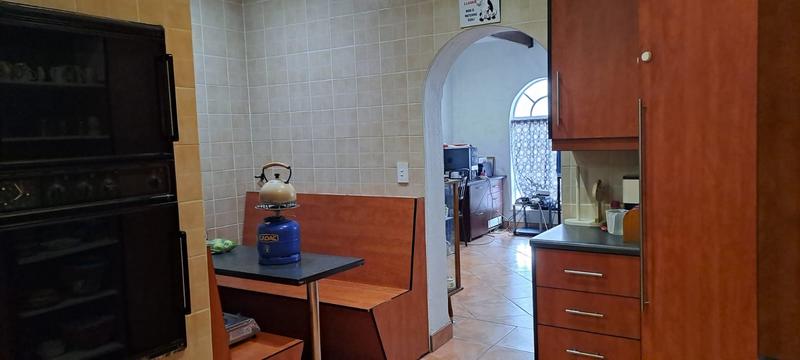 5 Bedroom Property for Sale in Brackenhurst Gauteng