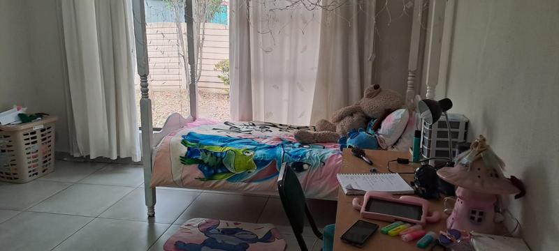 5 Bedroom Property for Sale in Brackenhurst Gauteng