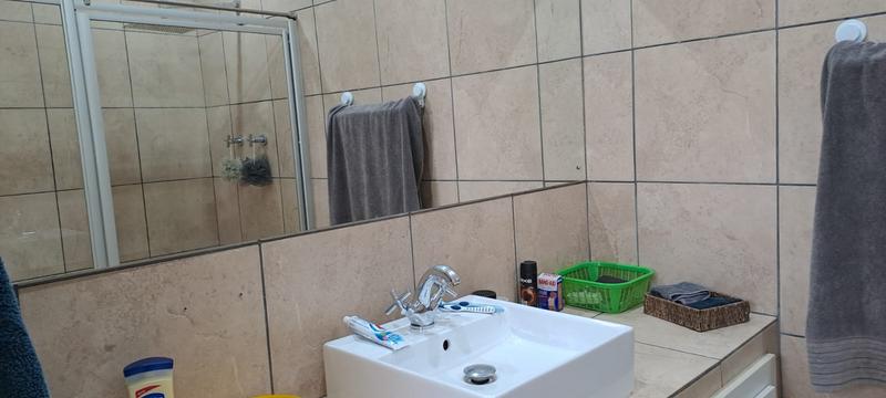 5 Bedroom Property for Sale in Brackenhurst Gauteng