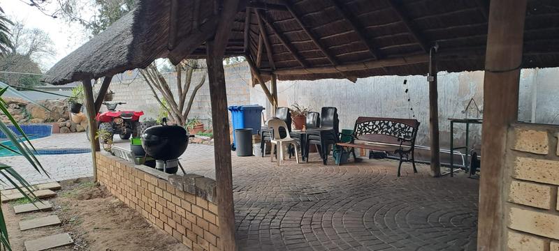 5 Bedroom Property for Sale in Brackenhurst Gauteng