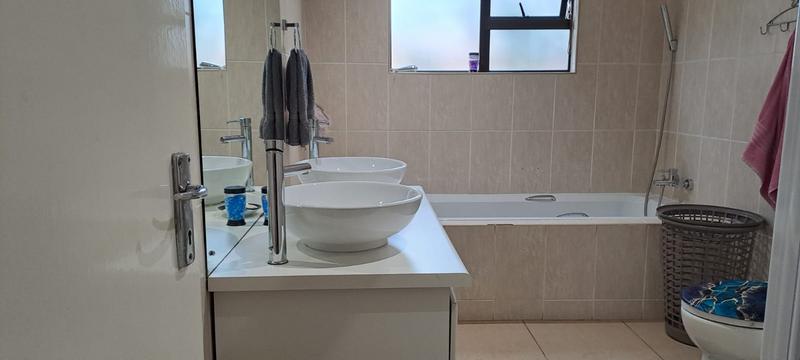 5 Bedroom Property for Sale in Brackenhurst Gauteng