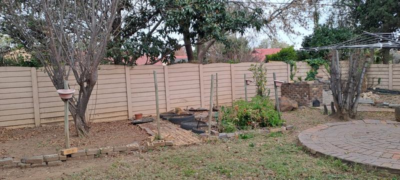 5 Bedroom Property for Sale in Brackenhurst Gauteng