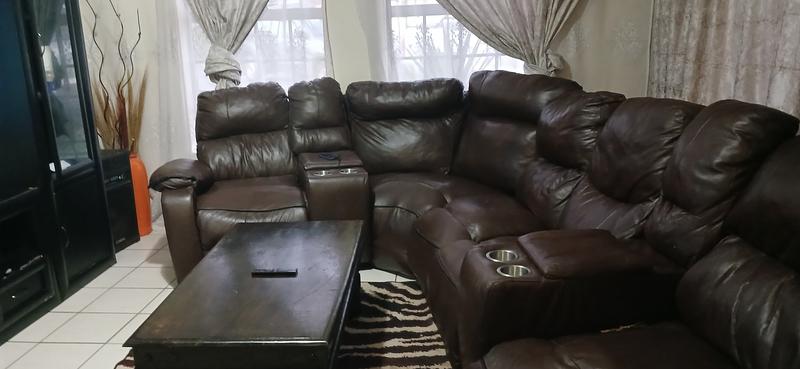 3 Bedroom Property for Sale in Clayville Gauteng