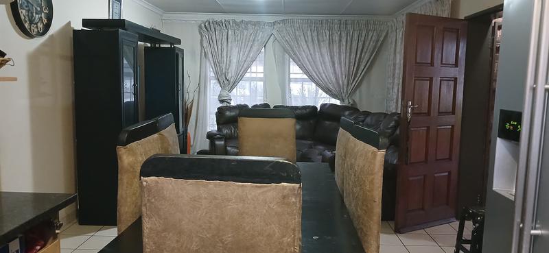 3 Bedroom Property for Sale in Clayville Gauteng
