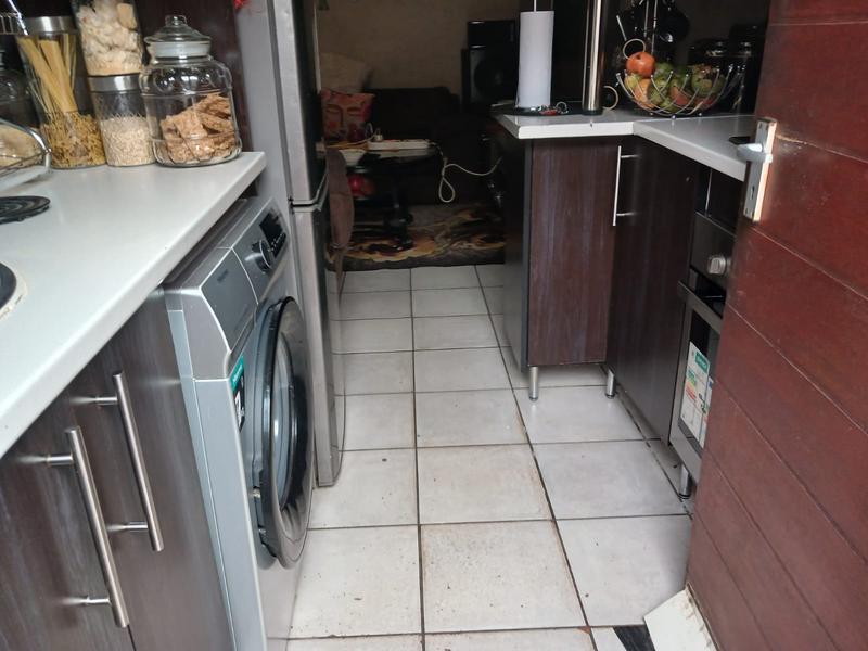 3 Bedroom Property for Sale in Clayville Gauteng