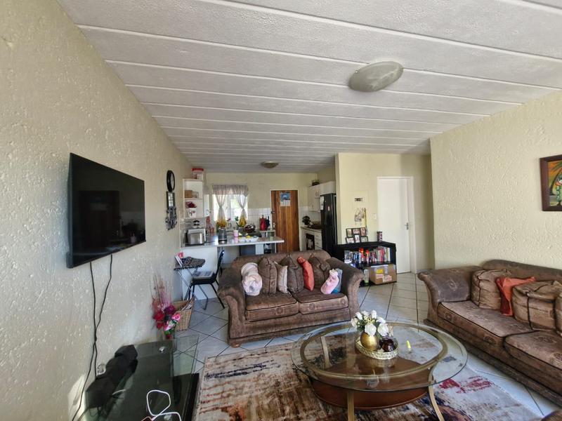 2 Bedroom Property for Sale in Glen Marais Gauteng