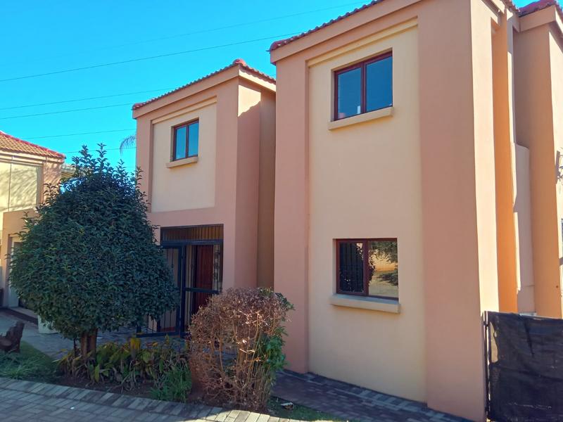 3 Bedroom Property for Sale in Eldoraigne Gauteng