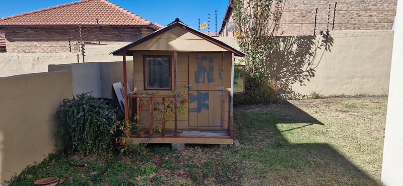 3 Bedroom Property for Sale in Kosmosdal Gauteng