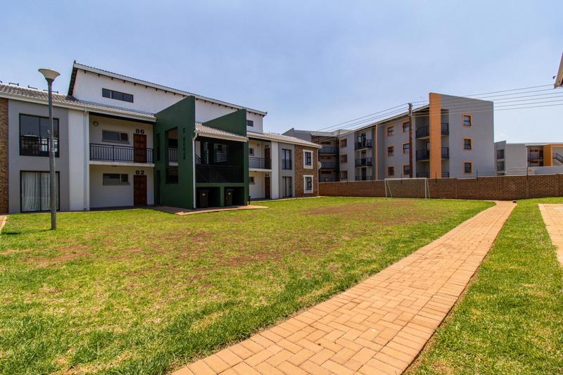 2 Bedroom Property for Sale in Protea Glen Gauteng