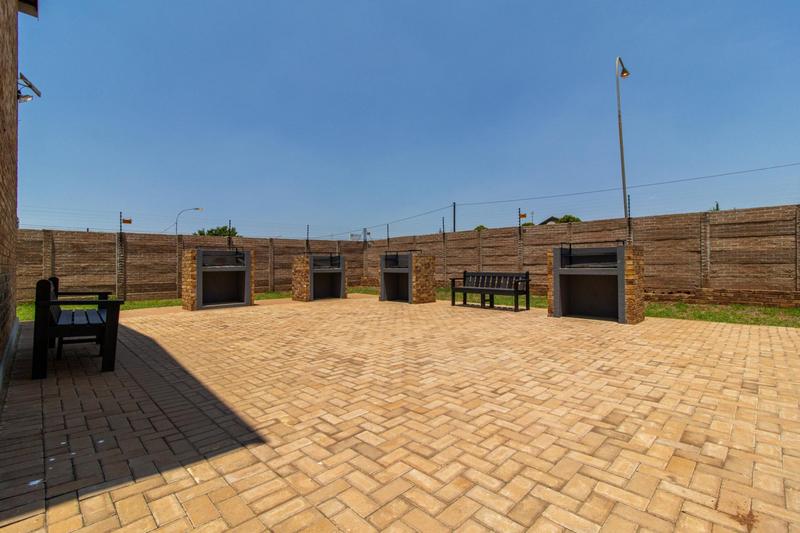 2 Bedroom Property for Sale in Protea Glen Gauteng