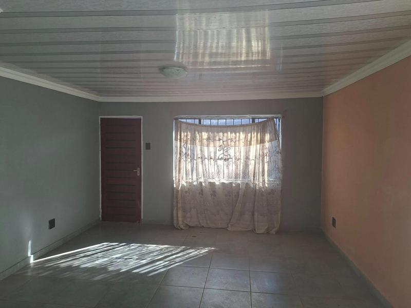 3 Bedroom Property for Sale in Protea North Gauteng