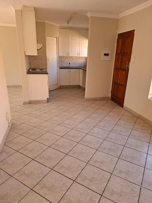 To Let 2 Bedroom Property for Rent in Faerie Glen Gauteng