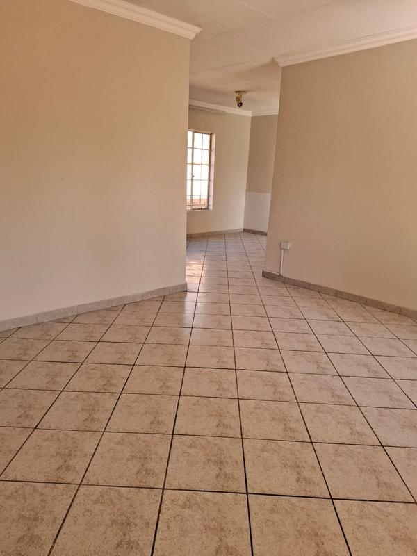 To Let 2 Bedroom Property for Rent in Faerie Glen Gauteng