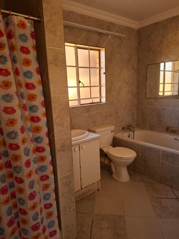 To Let 2 Bedroom Property for Rent in Faerie Glen Gauteng