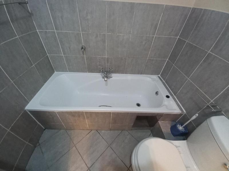 2 Bedroom Property for Sale in Vanderbijlpark SE 10 Gauteng