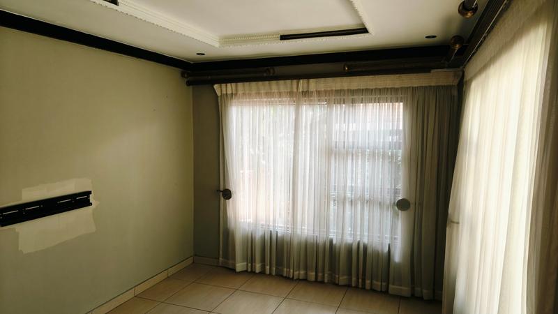 4 Bedroom Property for Sale in Amandasig Gauteng