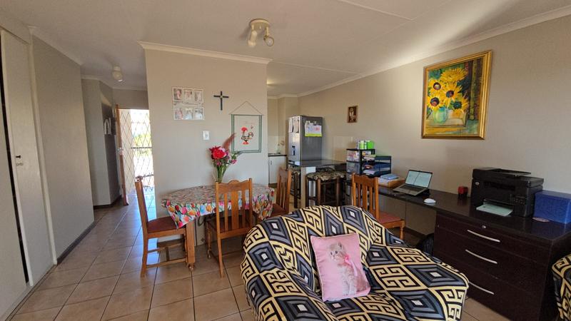 2 Bedroom Property for Sale in Dorandia Gauteng