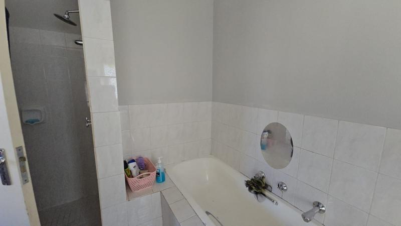 2 Bedroom Property for Sale in Dorandia Gauteng