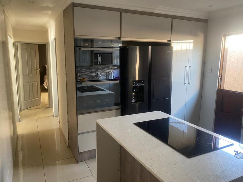 4 Bedroom Property for Sale in Birch Acres Gauteng
