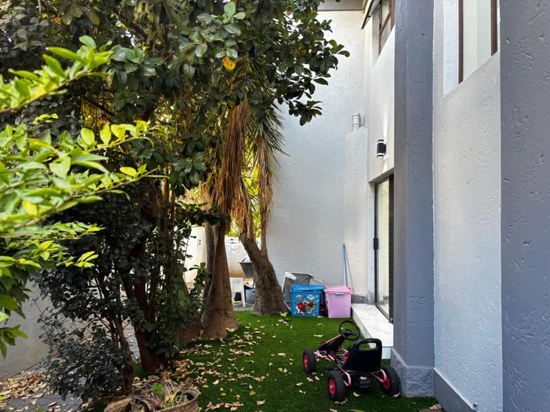 To Let 7 Bedroom Property for Rent in Fernridge Estate Gauteng