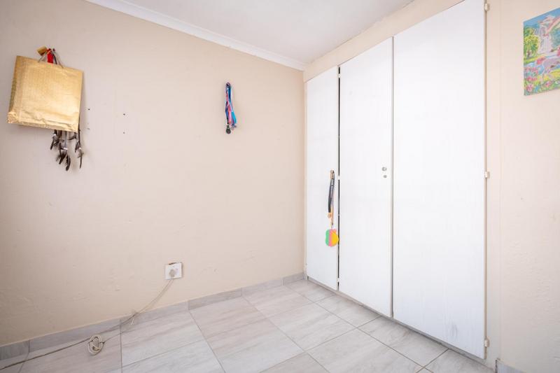 To Let 2 Bedroom Property for Rent in Rangeview Gauteng