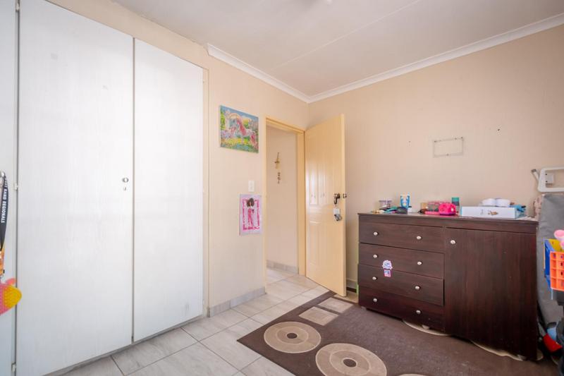 To Let 2 Bedroom Property for Rent in Rangeview Gauteng