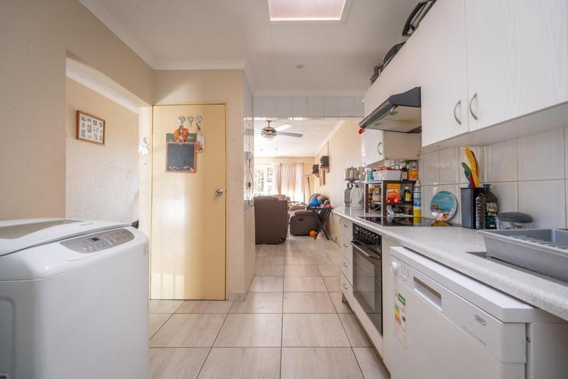 To Let 2 Bedroom Property for Rent in Rangeview Gauteng