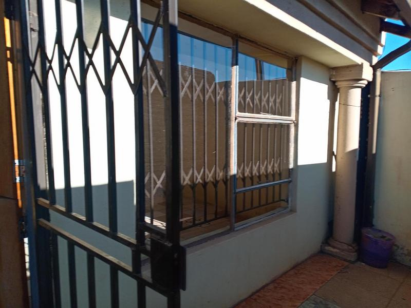 To Let 1 Bedroom Property for Rent in Vosloorus Ext 6 Gauteng