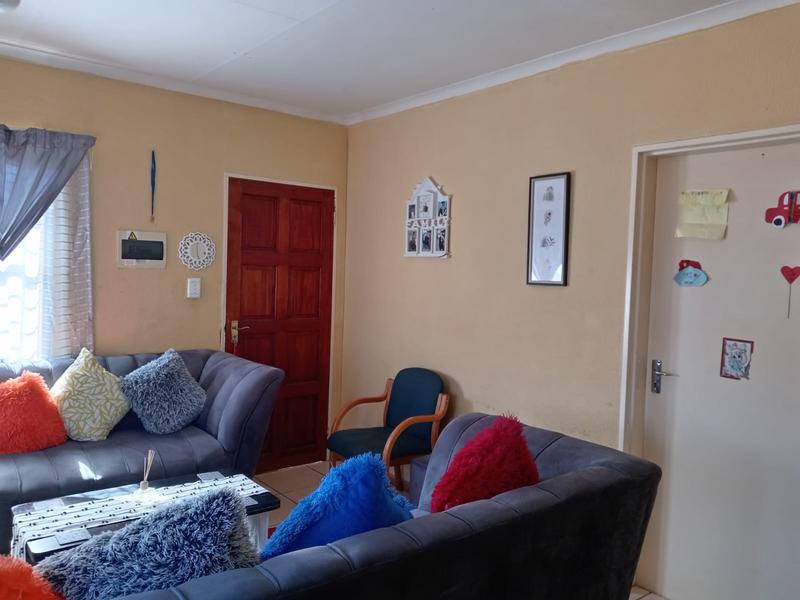 2 Bedroom Property for Sale in Lenasia South Gauteng