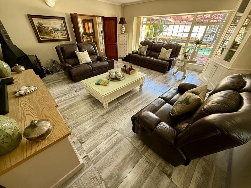 5 Bedroom Property for Sale in Wierda Park Gauteng