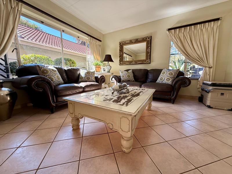 5 Bedroom Property for Sale in Wierda Park Gauteng