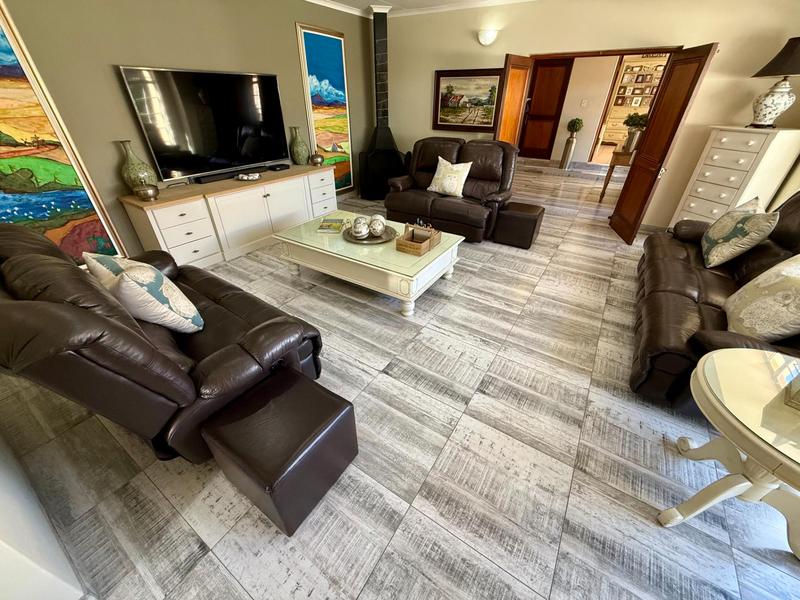 5 Bedroom Property for Sale in Wierda Park Gauteng