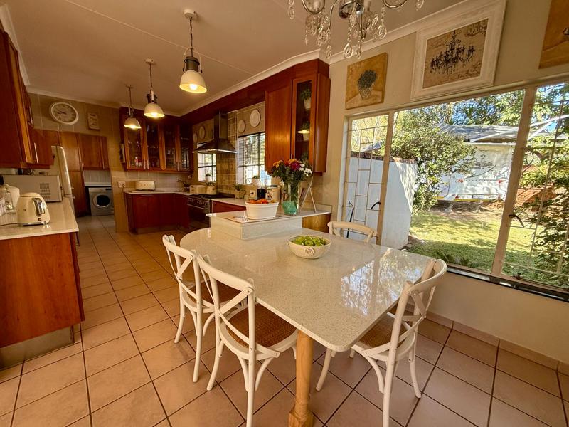 5 Bedroom Property for Sale in Wierda Park Gauteng